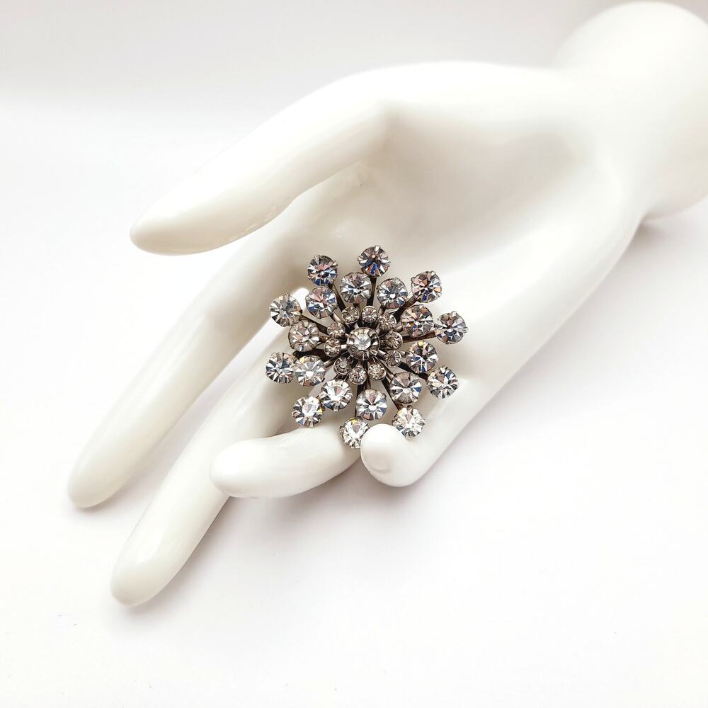 Vintage Coro Rhinestone Snowflake Brooch Clear Crystal Floral Pin - Picture 7 of 9